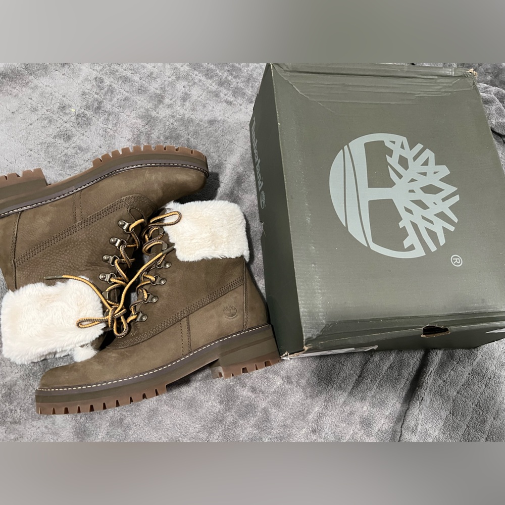 Women’s size 9 timberland boot olive nubuck